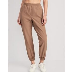 Old Navy High-Waisted All Seasons Stretch Tech Water Repellent Joggers ** Tall
